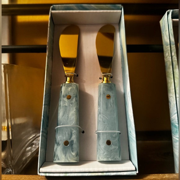 Set of 2 Aqua Swirl Marbleized Handle Spreaders - Picture 3 of 3